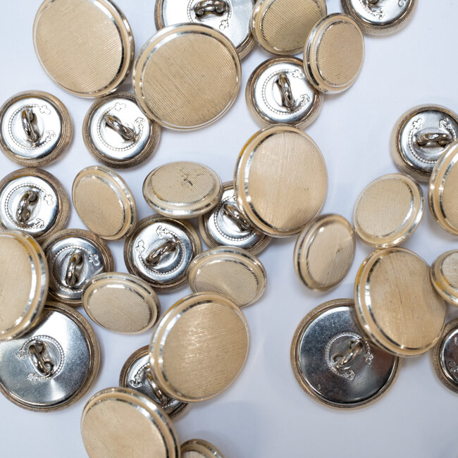 Set of 14 blazer buttons 