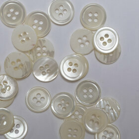 Mother-of-pearl button 11mm