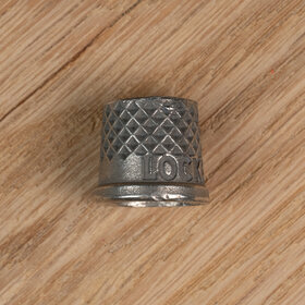 13 mm (C) White bronze dice